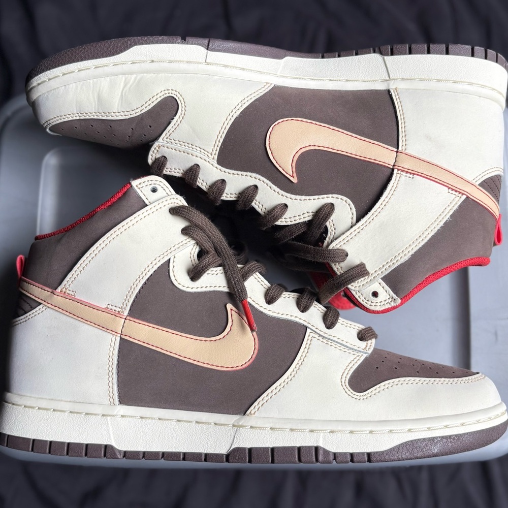 Dunk High SE ‘ Baroque Brown’